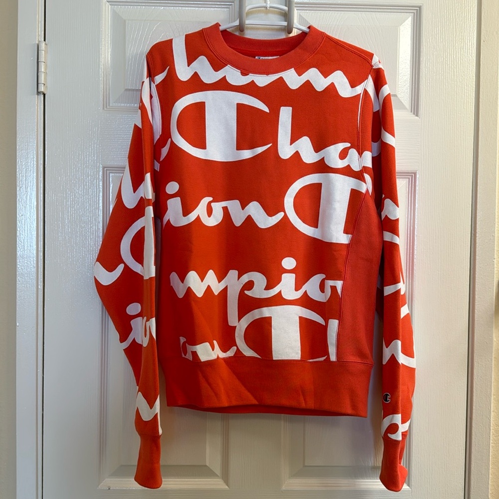 NWOT Champion Crew Neck Sweatshirt - Coral - SMALL